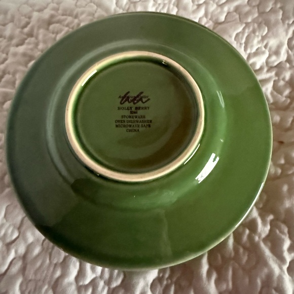 American Atelier Green Holly salad size Plates set of 4 - Picture 2 of 5